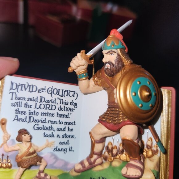Hallmark Keepsake Ornament 1999 David & Goliath Favorite Bible Stories - Picture 3 of 6